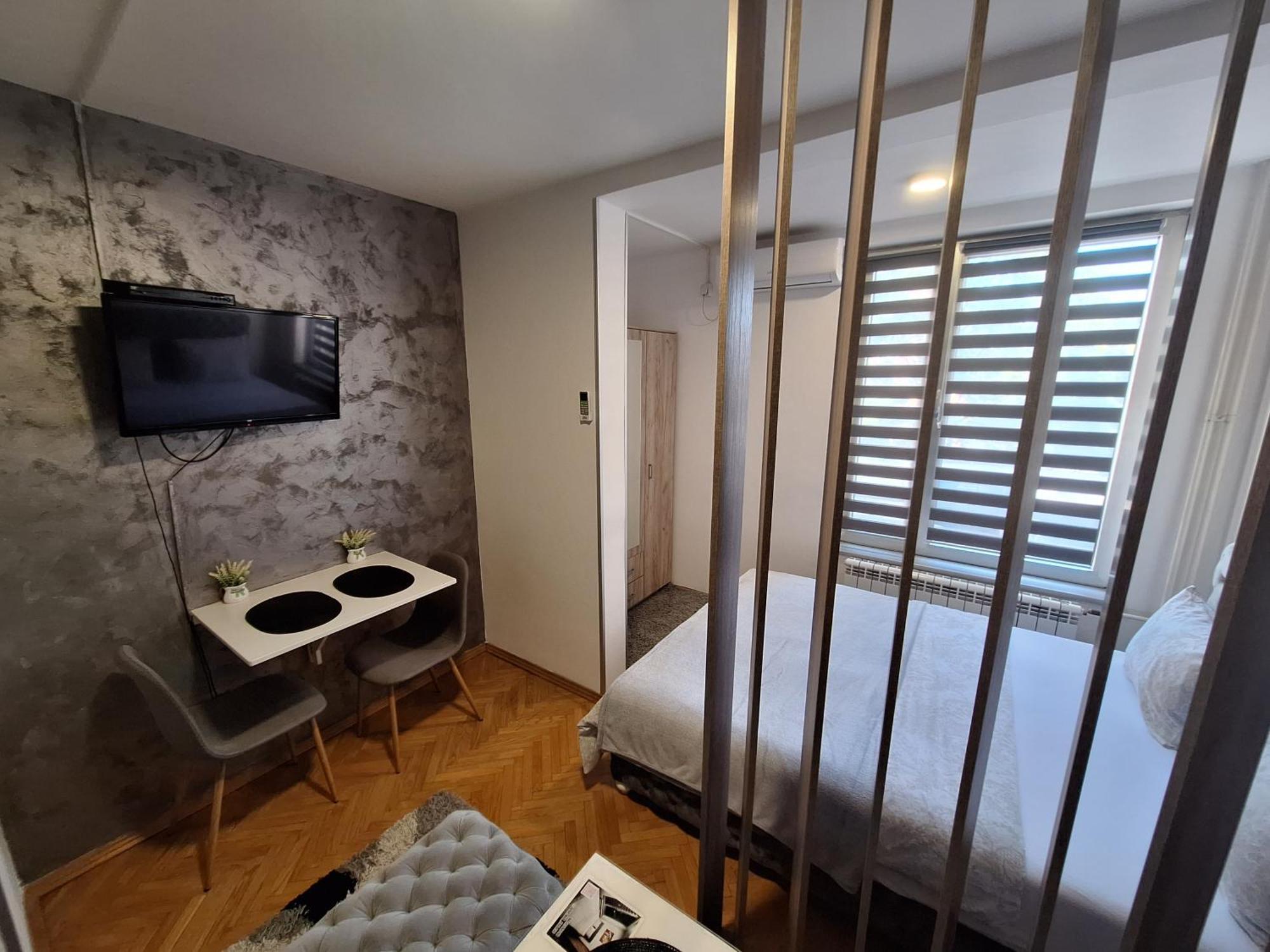 Dado Apartman Appartement Kraljevo Buitenkant foto